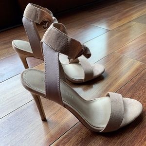 MADDEN GIRL Women's 4" Strappy Heel Suede New. Worn Once. Size 8